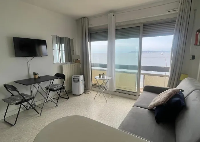 Stunning Sea View And Comfort Close To The 생트막시메